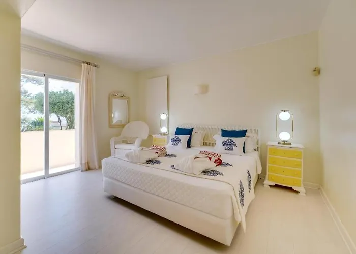 Guest house The Hideaway Retreat