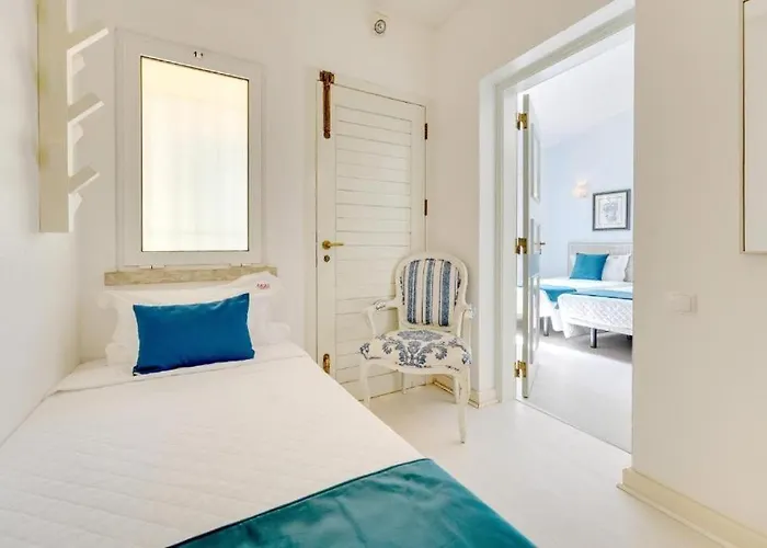 The Hideaway Retreat *