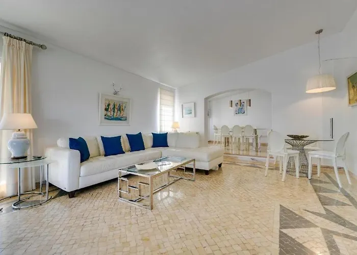 The Hideaway Retreat Guest house *