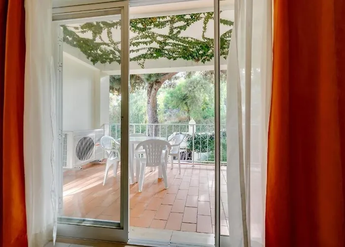 The Hideaway Retreat